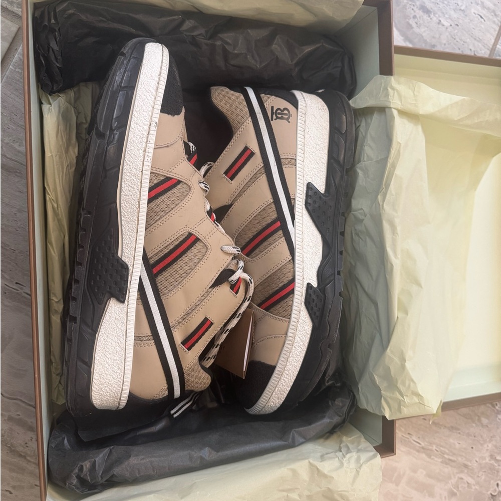 Burberry London Stylish Beige and Black Men's Sneakers size 7UK /8US